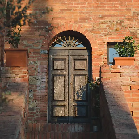 Borgo San Vincenzo Отель 4*